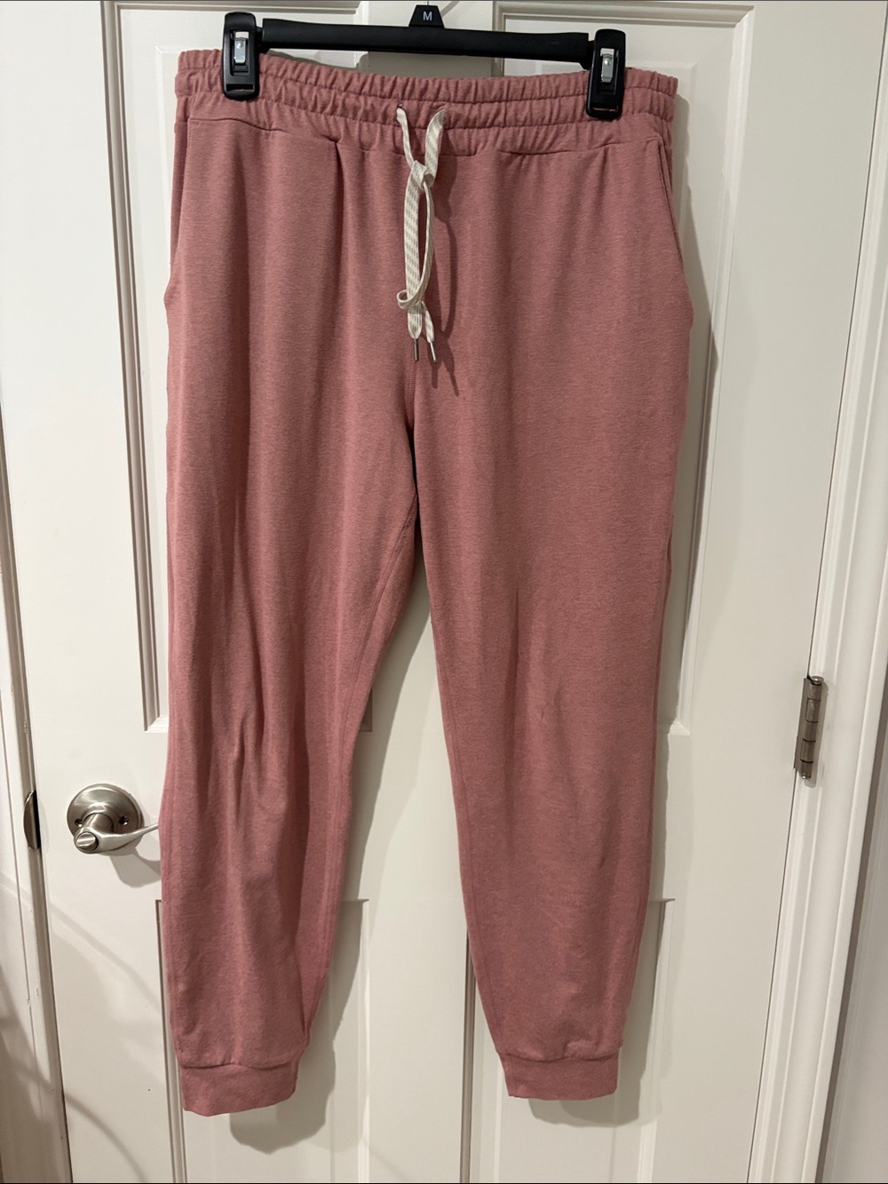 Women’s Vuori performance jogger Sweatpants